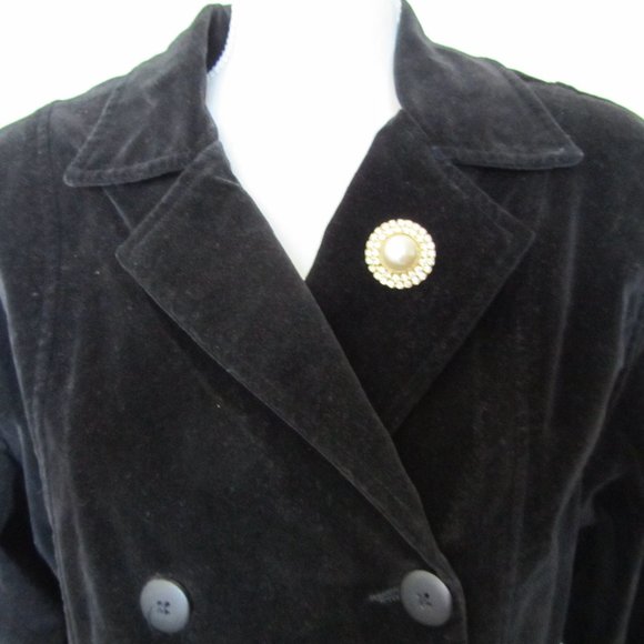 Vintage White Pearl and White Crystals Round Pin Brooch - Picture 12 of 12